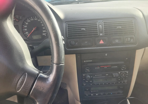 Volkswagen Golf cena 8900 przebieg: 275000, rok produkcji 2002 z Kobyłka małe 92